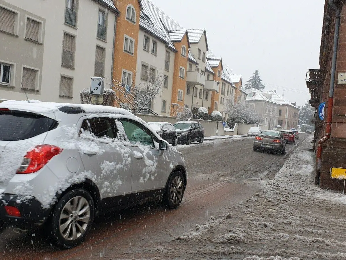 Route à Guebwiller en hiver dans le Haut-Rhin